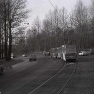 Политехническая ул в сторону 1-го Муринского пр. Слева станция Кушелевка. 1987 г.